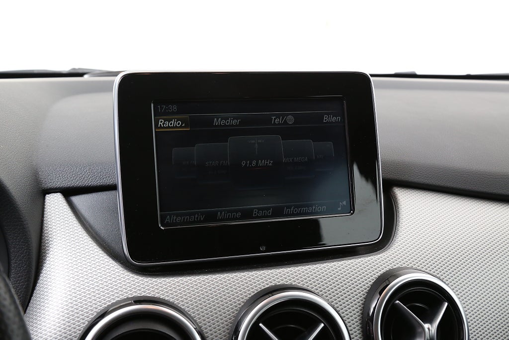 Mercedes-Benz B 180 d 7G-DCT Urban 2016