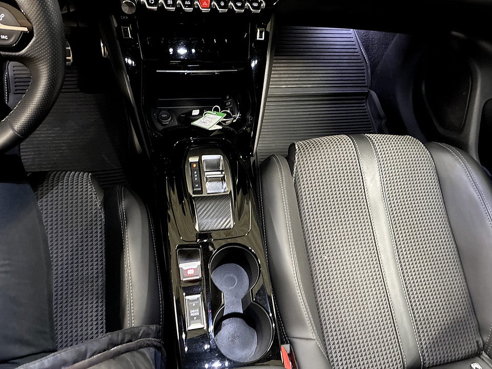 Bild på Peugeot 2008 GT 1.2 PT 130hk Aut CARPLAY NAVI