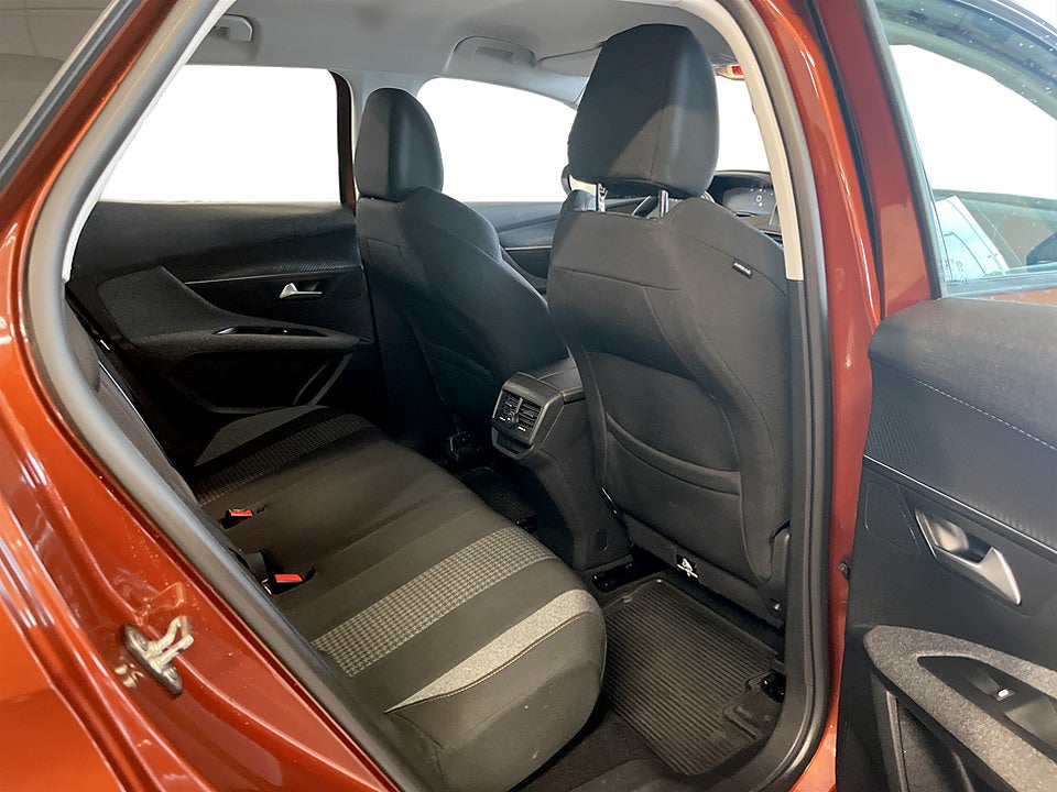 Bild på Peugeot 3008 Active 1.2 PT 130hk Aut CARPLAY P-SENSORER BAK