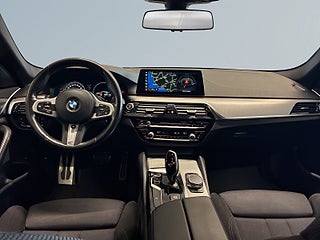 BMW 520d xDrive Touring M Sport Backkamera Rattvärme – bild 8