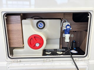 Husbil-halvintegrerad Knaus LIVE TI 650 MF 8 av 24