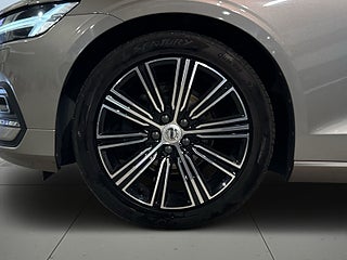 Volvo V60 D3 Aut Inscription Pano VoC Skinn Dvärm Kamera S/V-hjul – bild 14