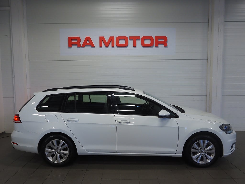 Volkswagen Golf Sportscombi 1.0 TSI 110hk |Panorama|Drag|Backkamera| 2018
