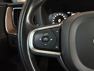 Volvo XC60 B4 AWD Momentum Advanced S&V-hjul Värmare Drag Kamera – bild 17