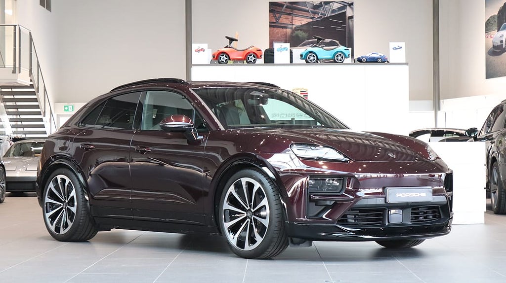 Porsche Macan Turbo 22\" / Passagerardisplay / Dragkrok