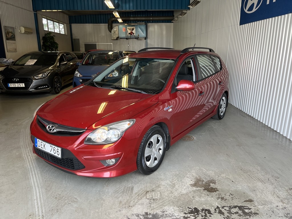 Hyundai i30 cw 1.6 CRDi Select Euro 5 2011, bild 2/32