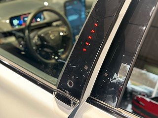 SUV Ford Mustang 14 av 16