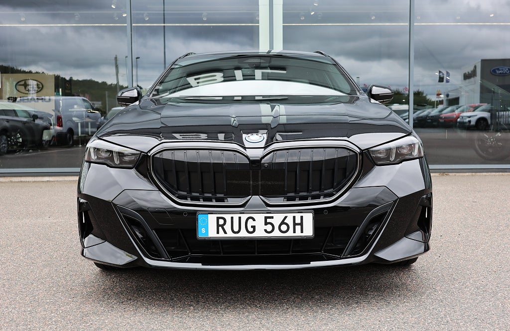 BMW 530e xDrive Touring M Sport Bowers & Wilkins