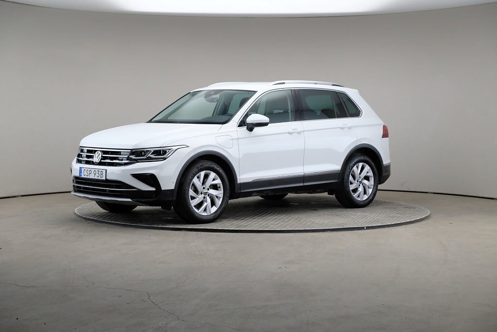 Volkswagen Tiguan eHybrid 245hk Elegance DSG Dragpaket Cockpit