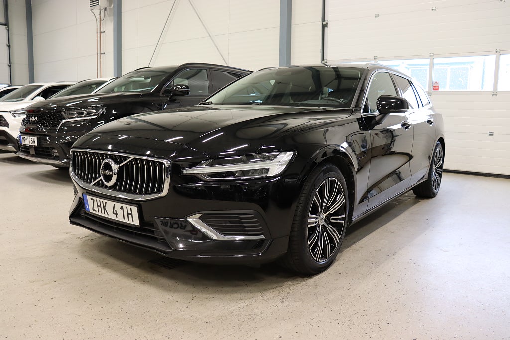Volvo V60 Recharge T6 AWD H/K B-Kamera P-Värmare 350hk