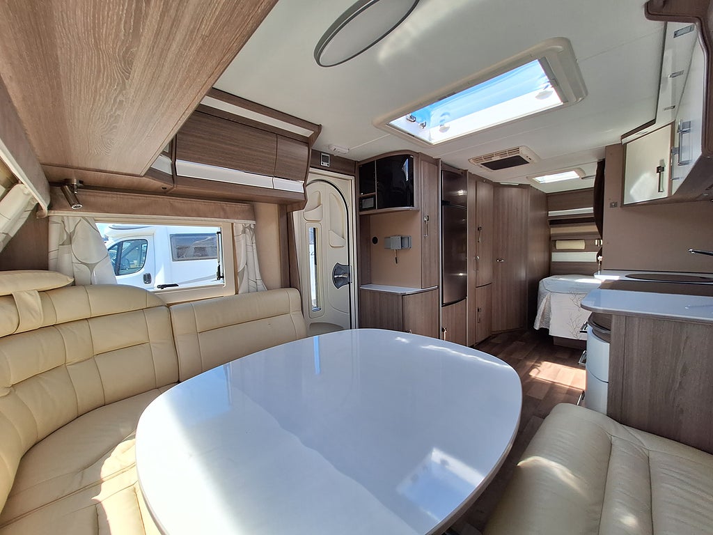 Kabe Royal 600 DXL KS Dubbelbädd, Dusch, Tält, AC