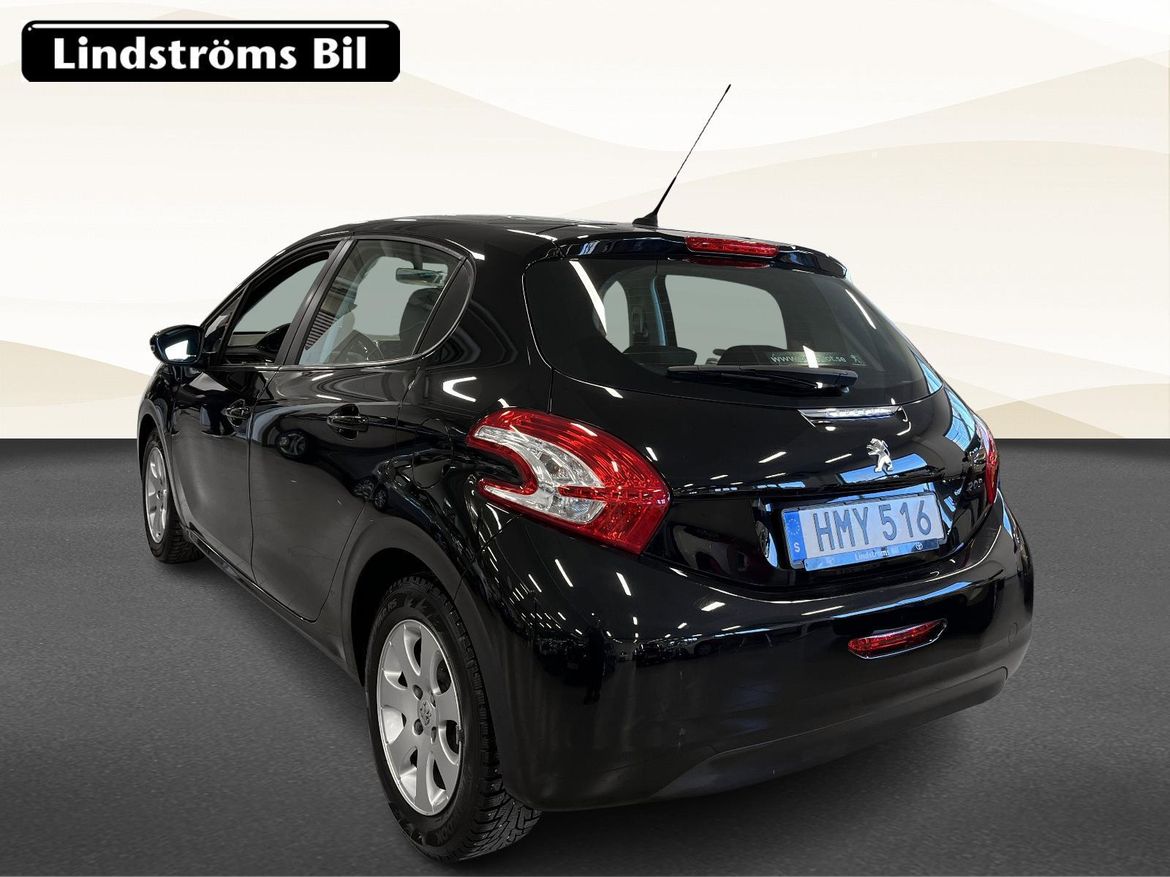 Peugeot 208 1.2 VTi 82hk S&V-Hjul Pano 2014, bild 4/48
