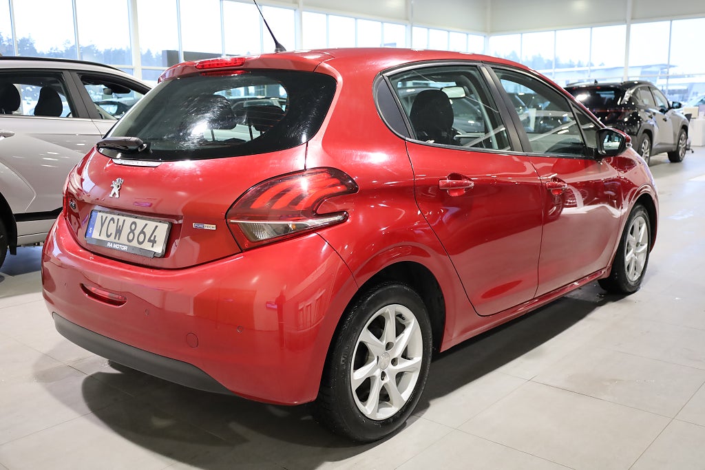 Peugeot 208 1,2 82hk Pure Tech Active 5D PDC Blåtand 2016