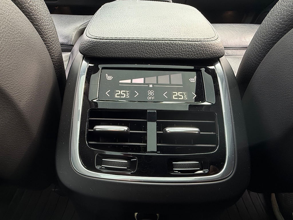 Volvo XC90 7-seater T8 Twin Engine AWD Geartronic R-Design 2 Ägare - miniatyr 32