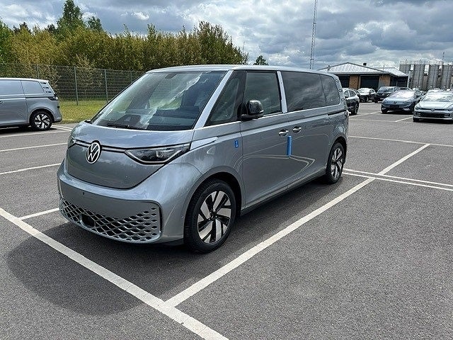 Volkswagen ID. Buzz PRO 7-SEATS HJULBAS: 3239 MM LWB MOTOR: 2