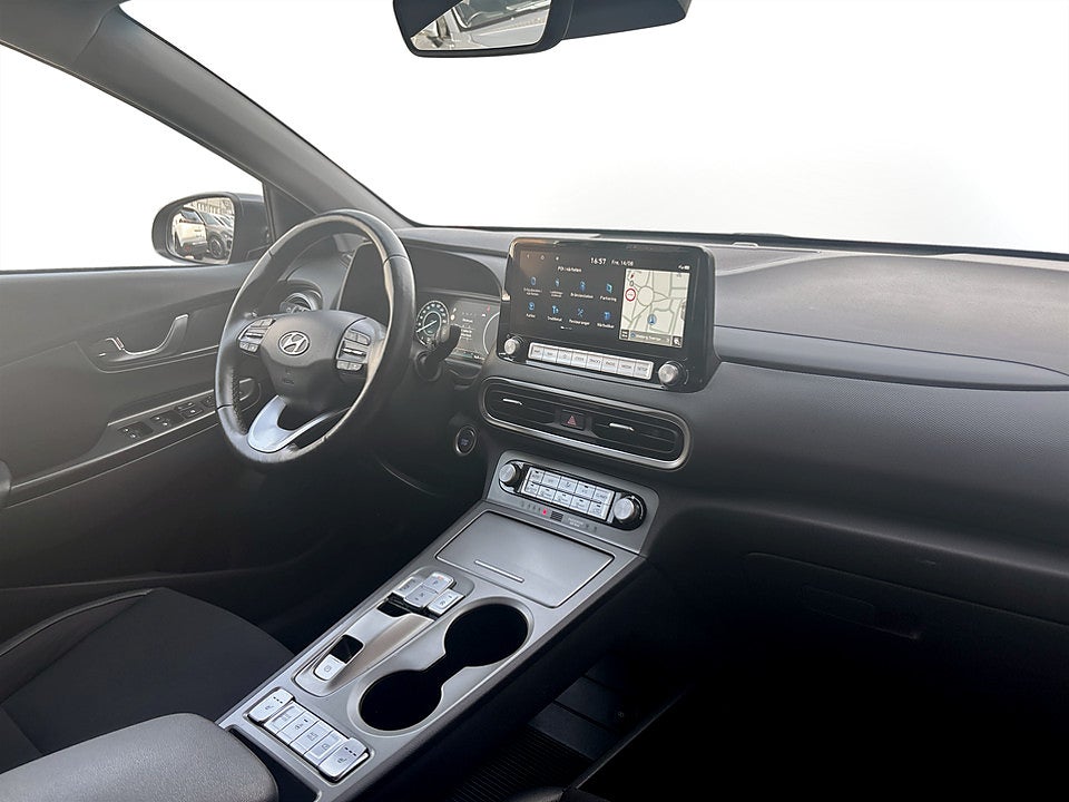 Bild på Hyundai Kona EV Essential 64 kWh 204hk Aut B-KAMERA CARPLAY