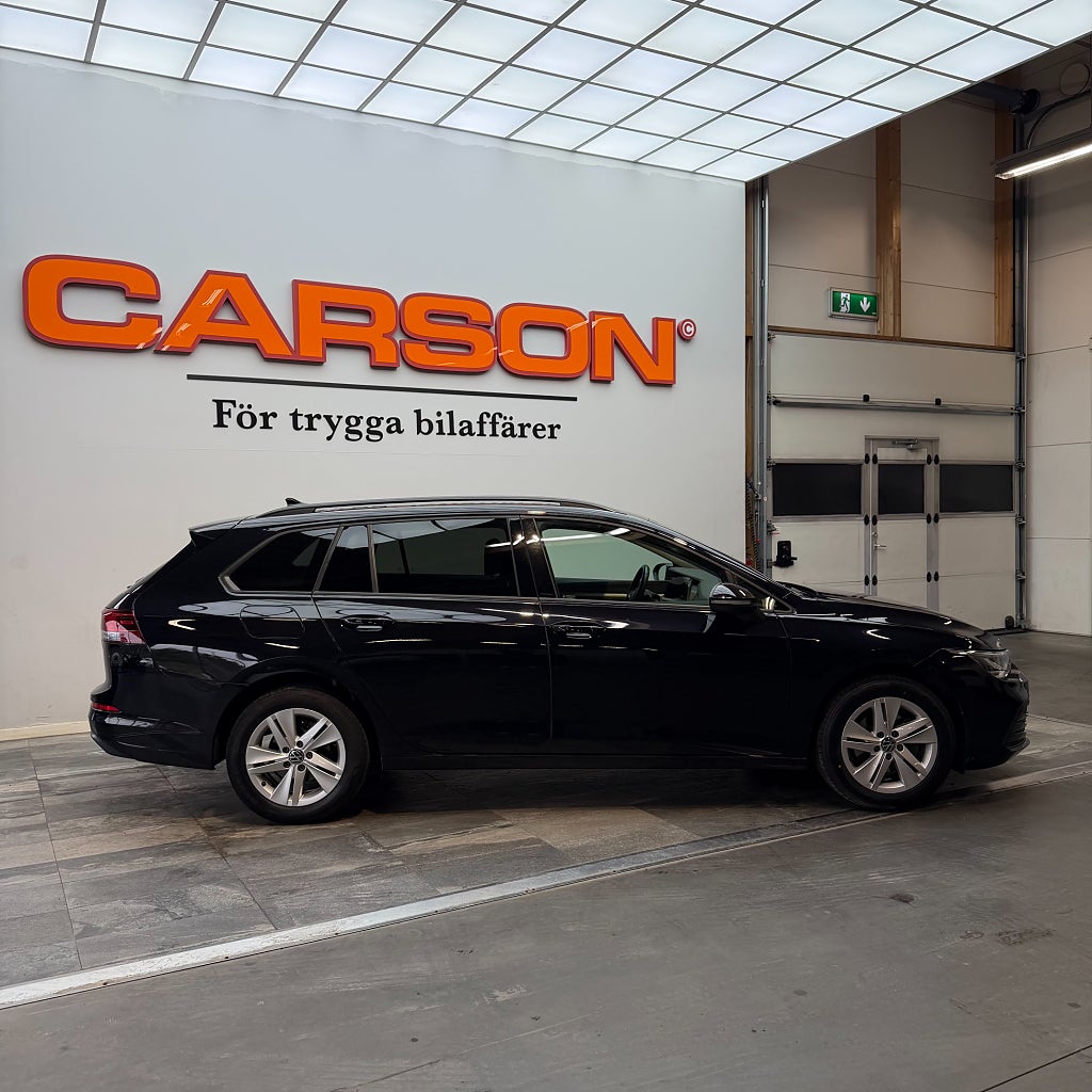 Volkswagen Golf Sportscombi 1.5 eTSI Base Carplay Cockpit Värmare Drag