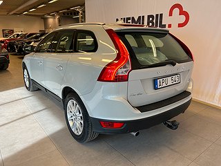 Volvo XC60 D5 AWD Summum Dragkrok/Skinn/D-Värm/SoV/P-sens