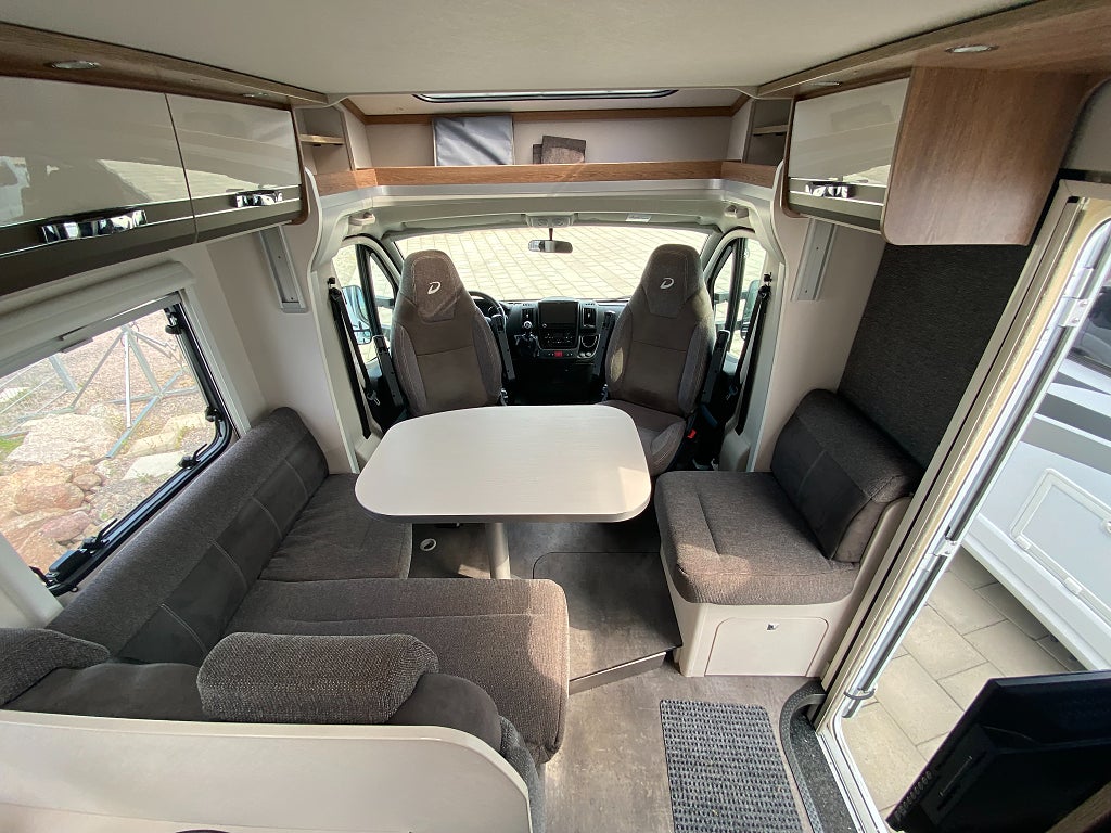 Dethleffs Trend 7057 / B-körkort / Taksäng / Långbädd / Garage / 4495kr/må - Dethleffs