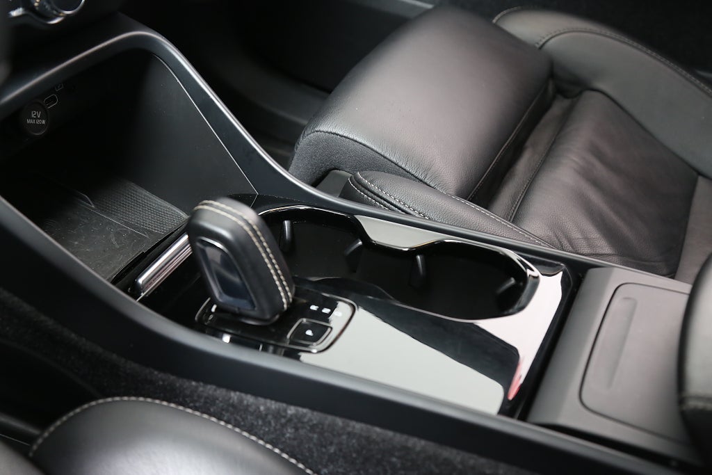 Volvo XC40 Recharge Twin Pro P8 AWD 360° H/K Pano Skinn 20" Drag 2022