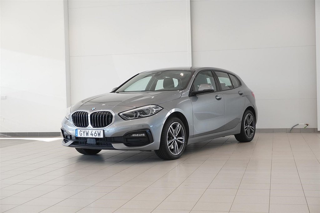 BMW 118 i 5dr Sport Automat Backkamera Navi Rattvärme 136hk