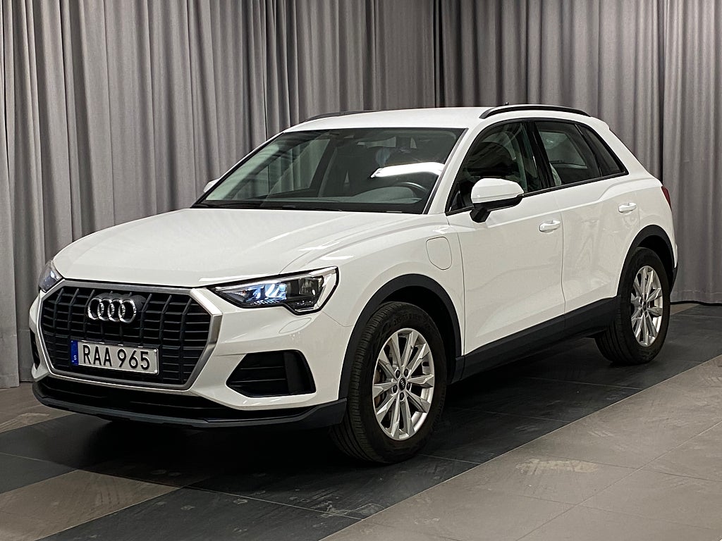 Audi Q3 45 TFSIe Proline Fällbart Drag Cockpit Värmare