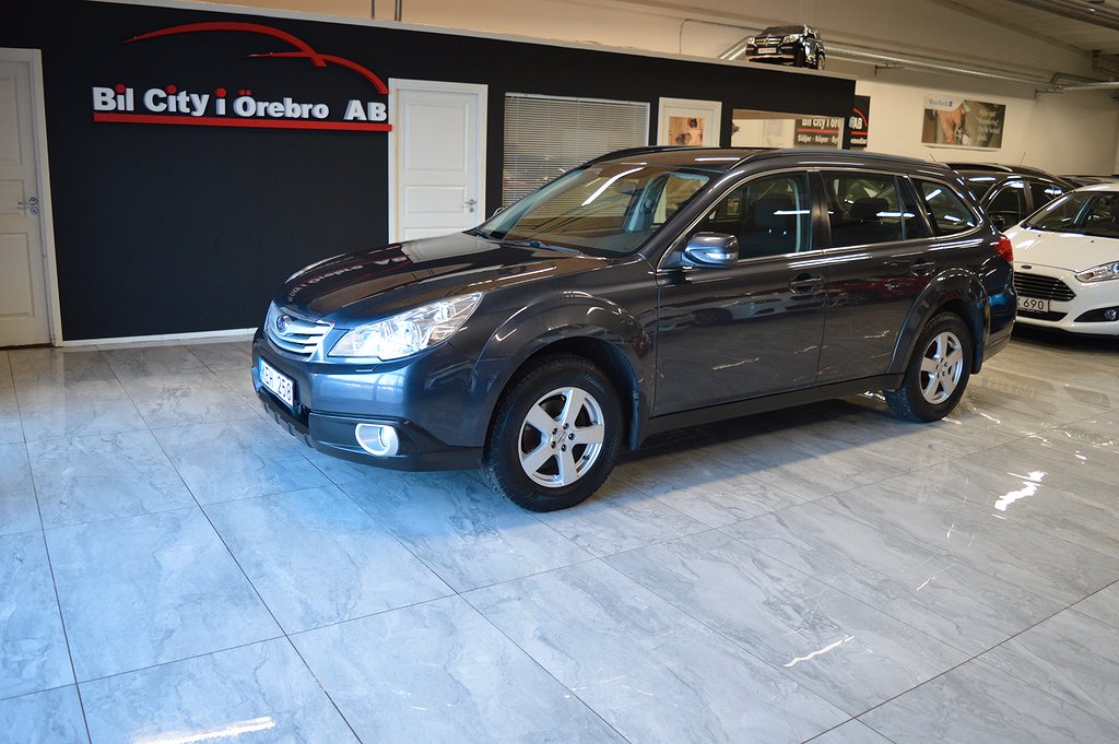 Subaru Outback 2.5 (167hk) 4WD Lineartronic Business / 3-Ägare / Drag / Nyserva