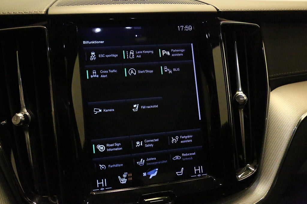 Volvo XC60 D5 235hk R-Design AWD 360° l  H/K l 22" l Panorama Drag 2019