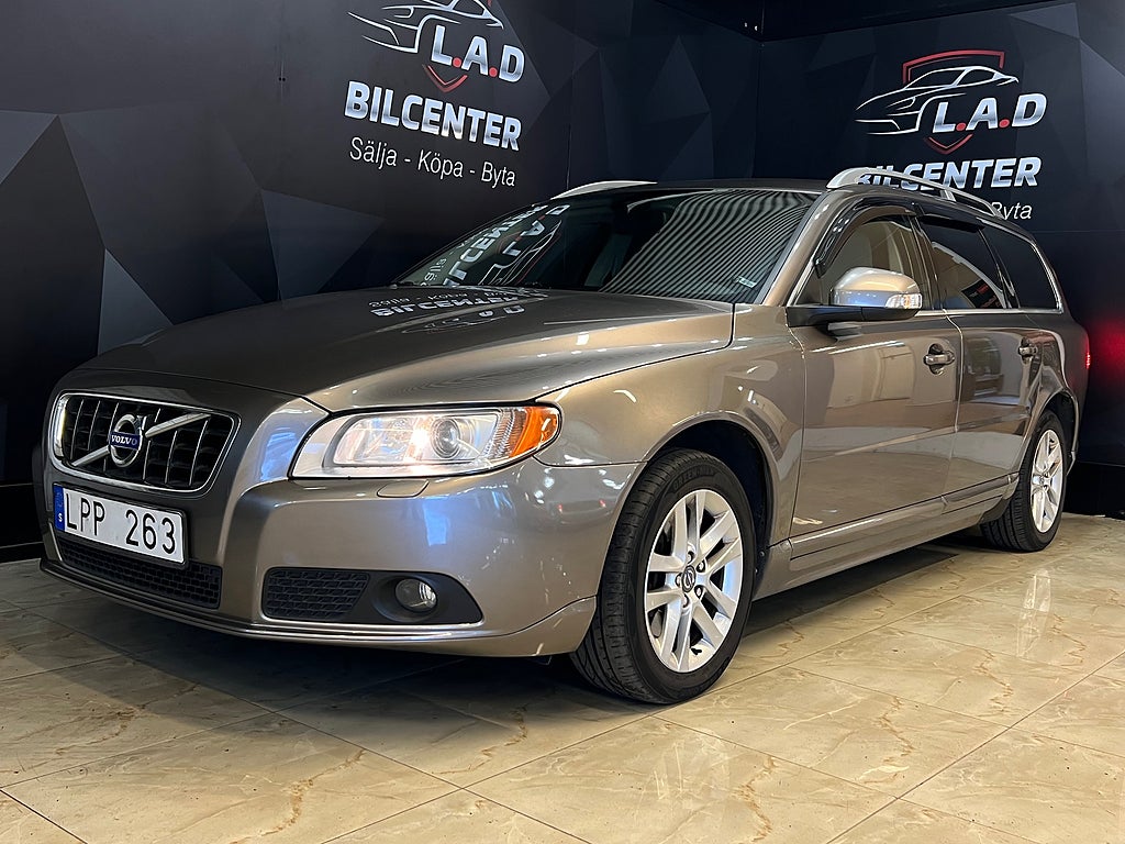 Volvo V70 D3 Geartronic Summum /DRAG /Värmare / Skinnklädsel