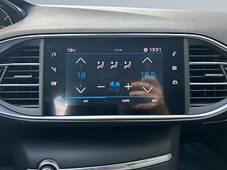 Peugeot 308 sw  PureTech 130 Allure MOMS/SoV-Däck/MoK-Värmare/Psens – bild 15