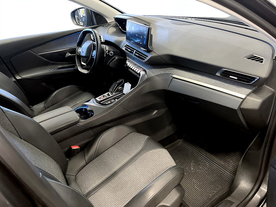 Bild på Peugeot 3008 Allure Pack 1.2 PT 130hk Aut KAMPANJRÄNTA 3,99%