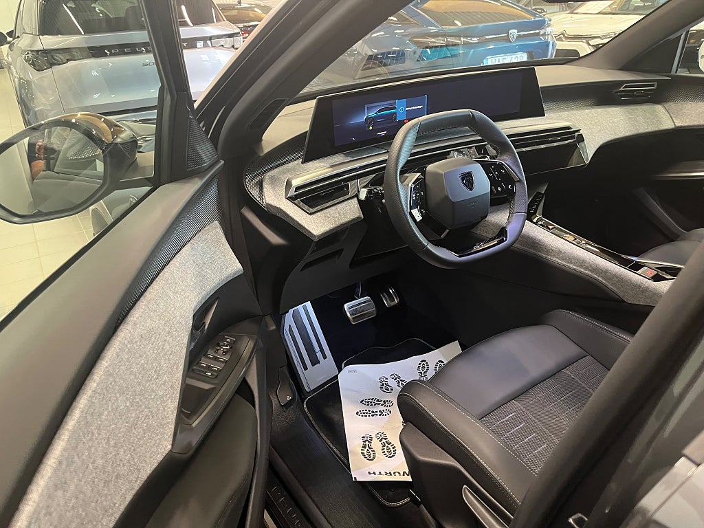 Peugeot 5008 GT Hybrid 145hk AUT 7-sits Ränta 3,99% thumbnail