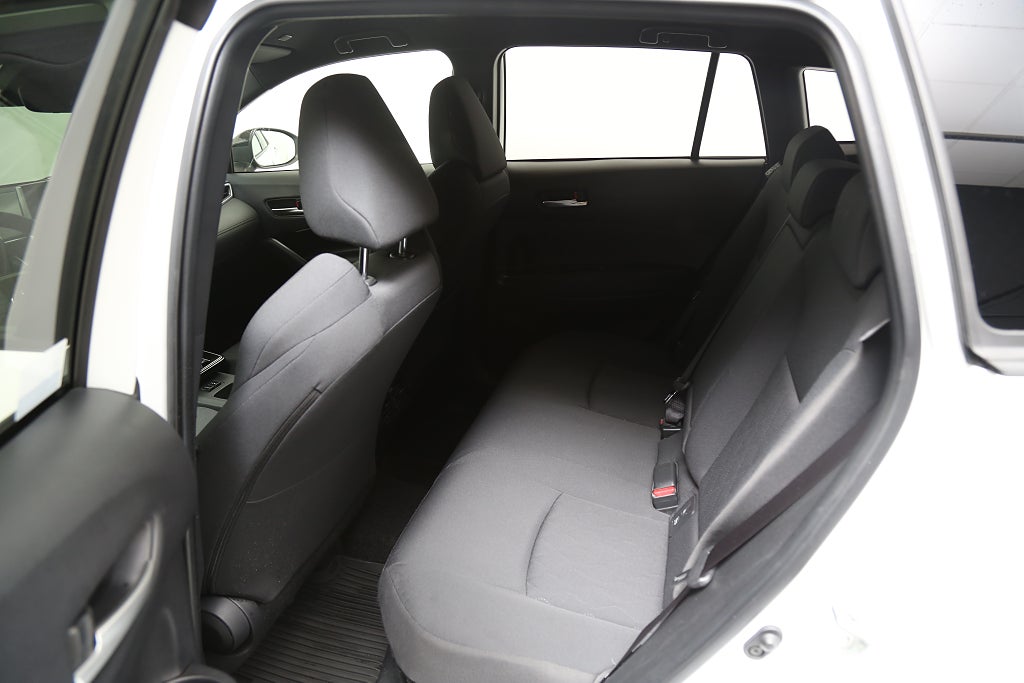 Toyota Corolla Cross 1,8 Hybrid E-CVT 140hk Style Kamera Leasbar 2025