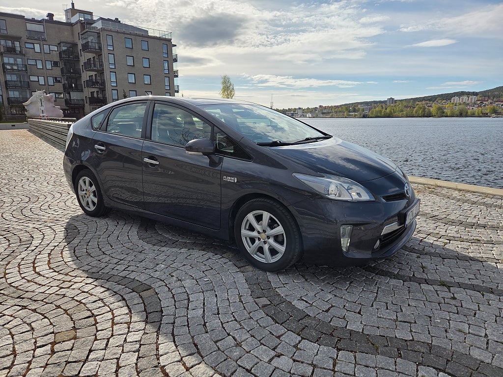 Toyota Prius Plug-in Hybrid 1.8 VVT-i + 3JM Plug-in CVT Euro 5