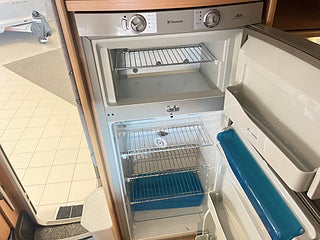 Husbil-integrerad Bürstner I 685 16 av 24
