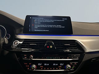 BMW 520d Touring Steptronic Sport line 360°/S&V-Däck/Halvskinn – bild 11