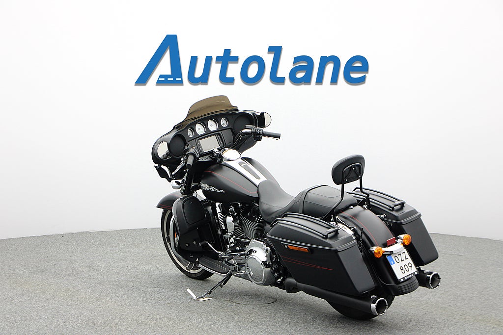 Harley-Davidson Street Glide Special *Nyservad Vance&Hines