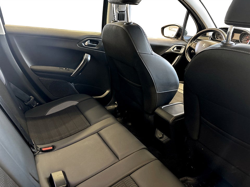 Bild på Peugeot 2008 Allure 1.2 PT 110hk Aut KAMPANJRÄNTA 3,99%