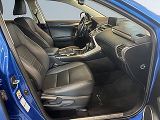 Lexus NX 300h 2.5 AWD E-CVT Business Line S&Vhjul/Drag/Kamera – bild 10