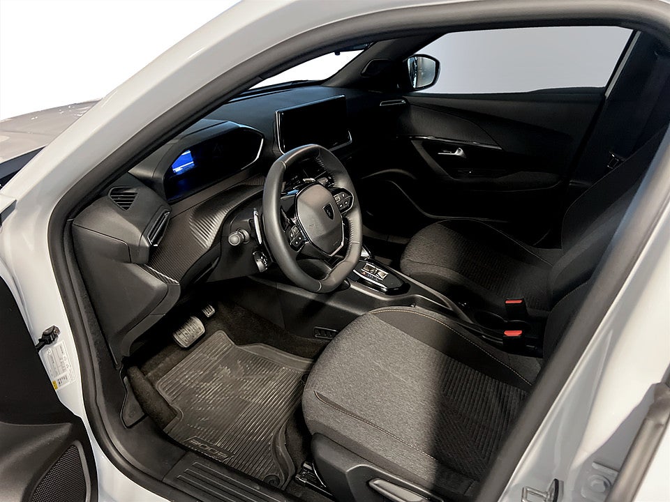 Bild på Peugeot 2008 Style Hybrid 1.2 PT Aut CARPLAY P-SENSOR BAK 145hk