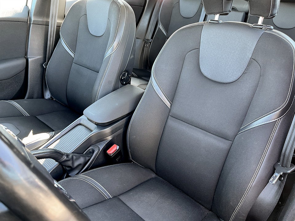 Bild på Volvo V40 D2 Momentum 120hk B-KAMERA PANO
