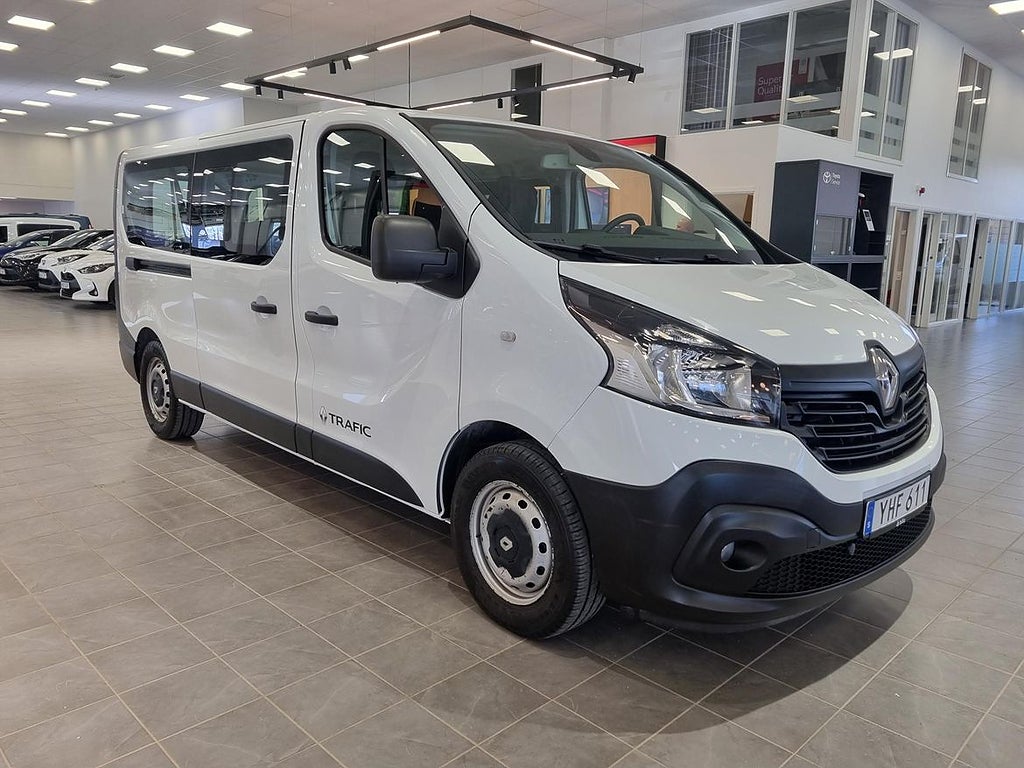 Renault trafic Kombi Passenger 9-sits Värmare Moms Drag