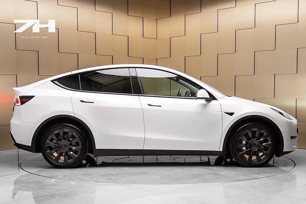 Tesla Model Y Long Range AWD Long Range / Ryzen™ / Pano / Värmepump