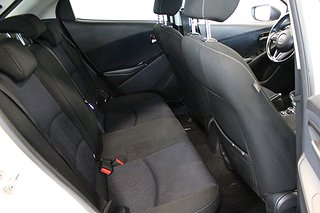 Halvkombi Mazda 2 11 av 20
