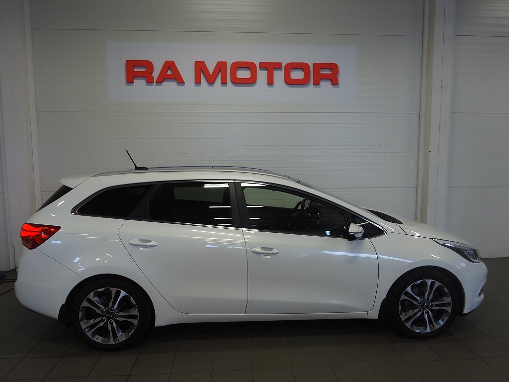 Kia Ceed _sw 1.6 CRDi 128hk Pano Kamera Navi Drag El-Stol M-Värm 2015