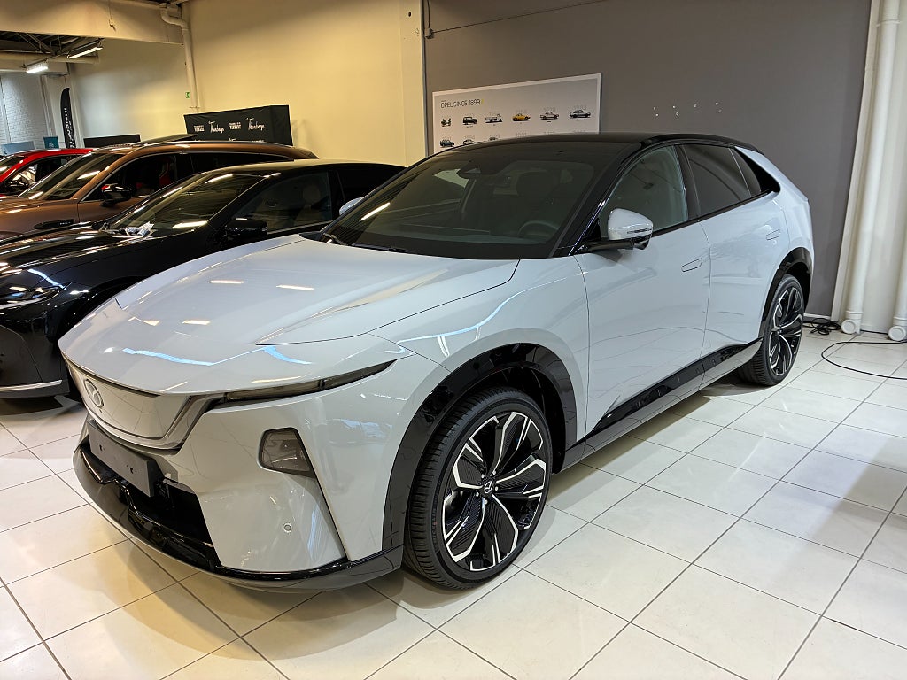 Mazda CX-6e 
