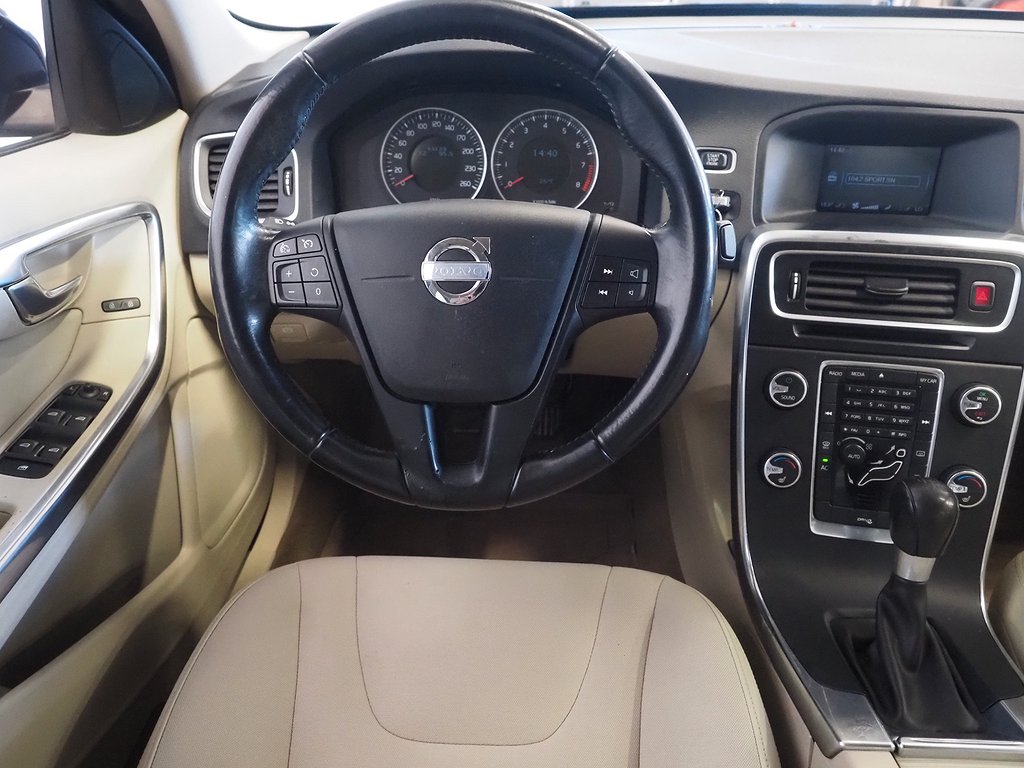Volvo S60 T3 Kinetic 150hk | Låga mil | 2012