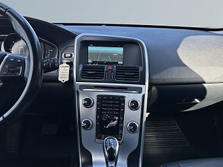 Volvo XC60 D4 AWD Ocean Race 1Ägare/S&V-däck/M-värm/Sensorer/Skinn – bild 11