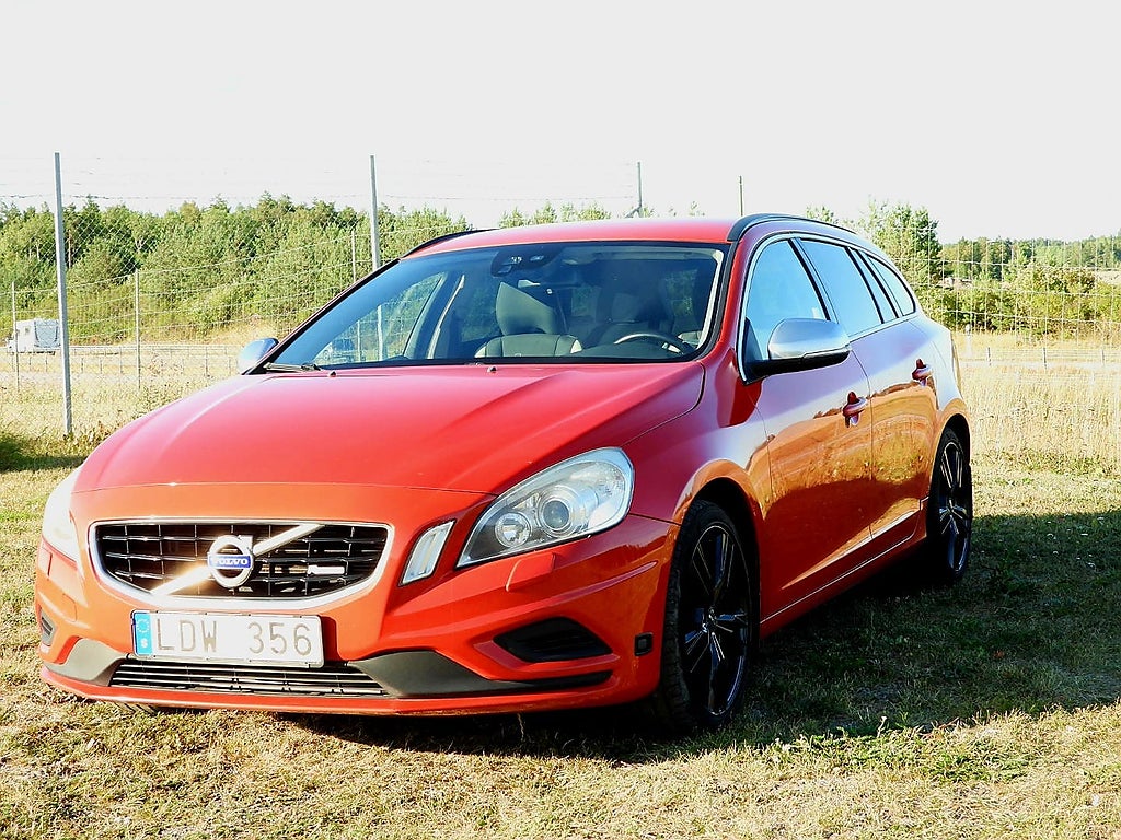 Volvo V60 D3 Geartronic R-Design|FULLSERVAD| NYBESIKTAD