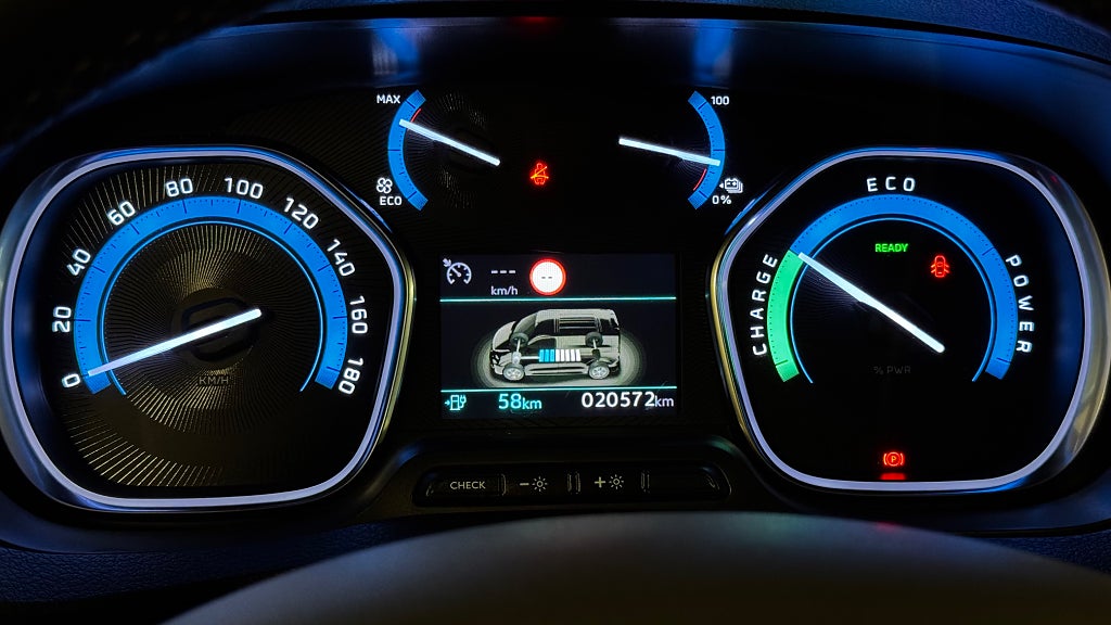Citroën E-JUMPY L2 75kwh DEMO Backkamera Navi Dragkrok bild 19
